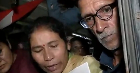 अंकिता भंडारी केस: इंडिया गेट से माता-पिता को पुलिस ने उठाया, पवन खेड़ा समेत कई कांग्रेसी हिरासत में - ankita bhandaris parents india gate congress leaders detained at Delhi ntc ksrj